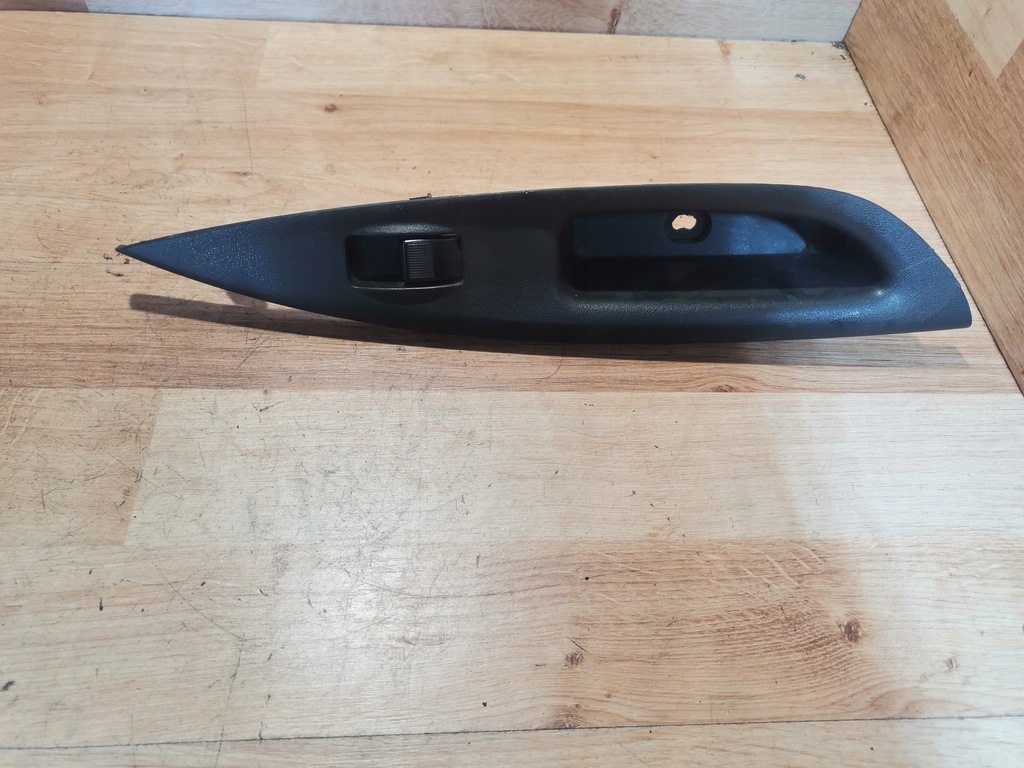 фото №9, Переключатель окон правый задняя mazda 6 gg gy gj6a-685li