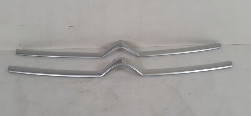 фото №1, Citroen jumpy 16- емблема решітка радіатора бампера перед 98117065vd