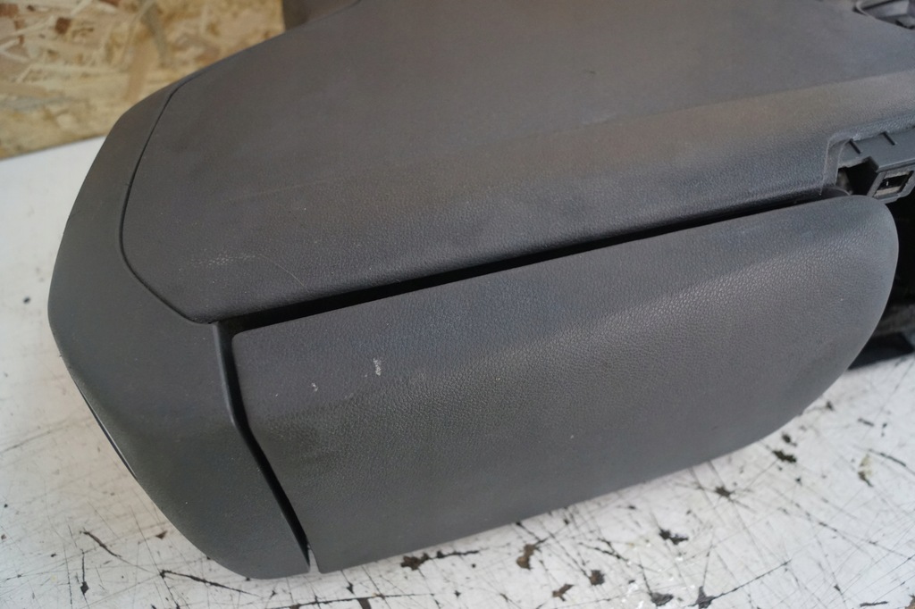 фото №4, Підлокітник peugeot 3008 i