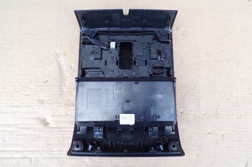 фото №14, Vw polo vi лампа стельовий czarna 5g0868837d