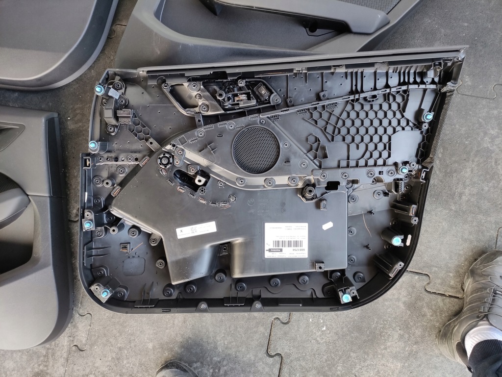 фото №7, Оббивка обшивка двері bmw 1 f40