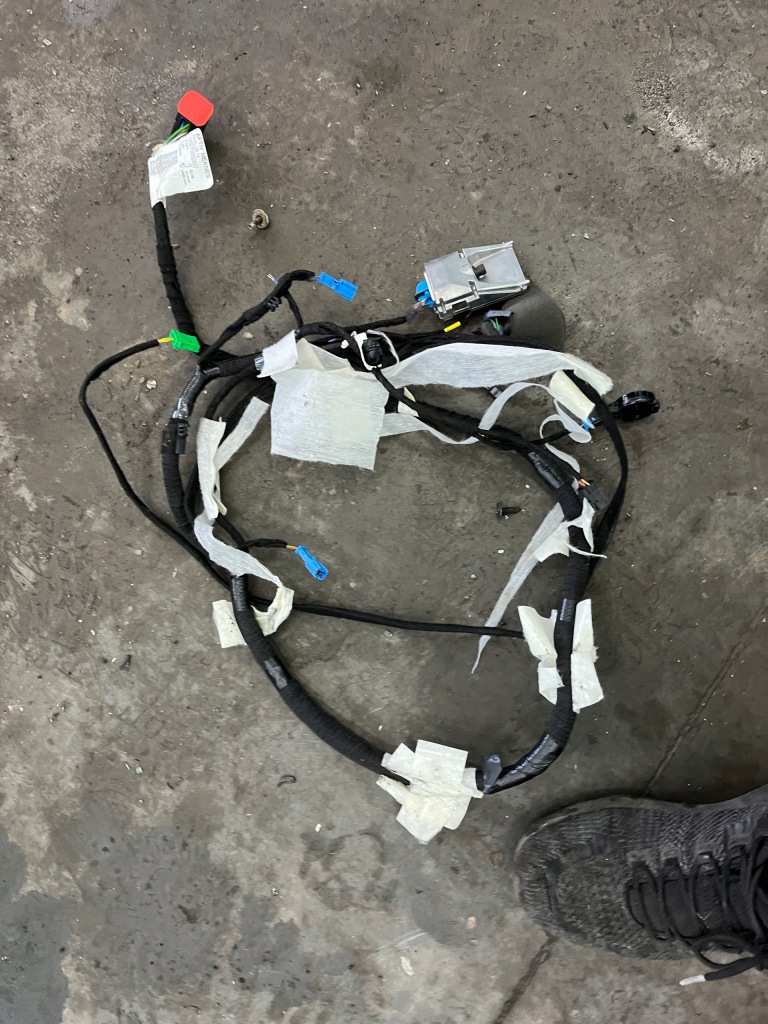 Купить Камера combo rifter proacy berlingo iv 18-25 1,5 электропроводка 9842997780