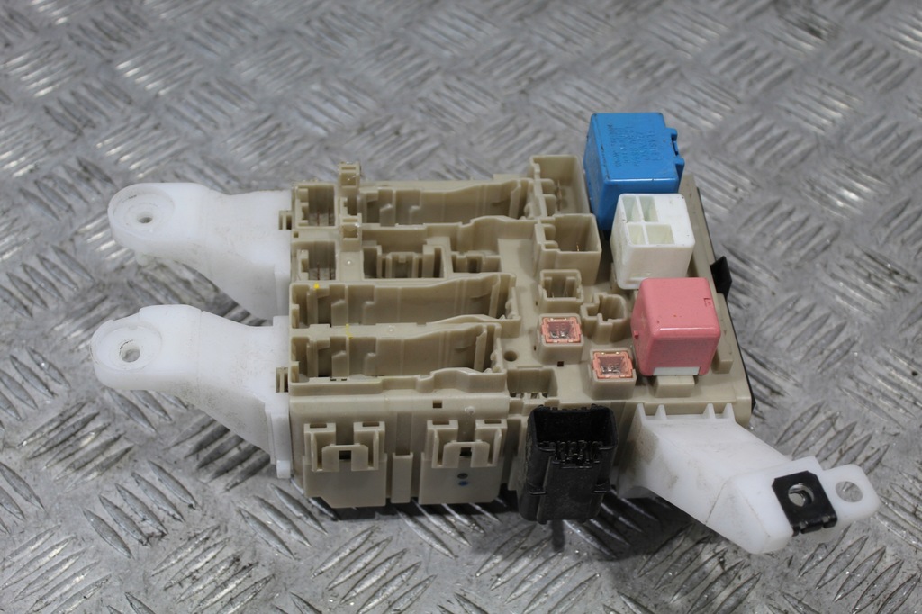 фото №1, Коробка запобіжників toyota verso 09-