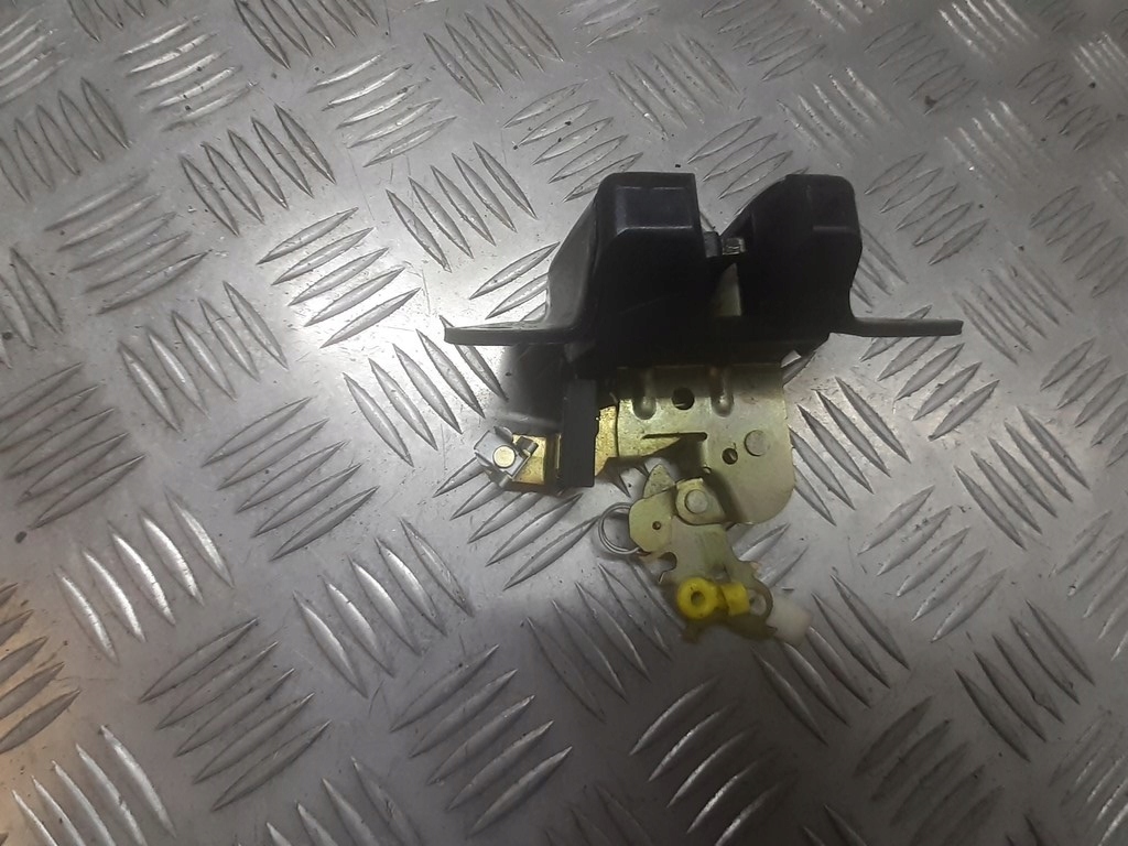 фото №3, Замок крышки багажника mitsubishi space star