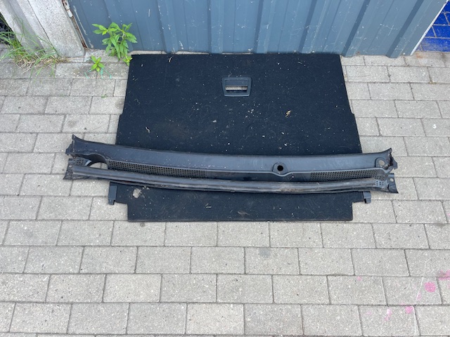 фото №1, Полный жабо верхний пластик dacia jogger