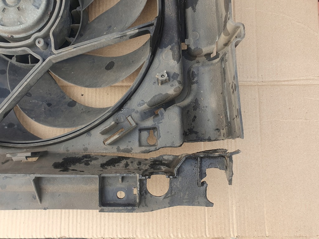 фото №12, Жабо пластиковый перед peugeot partner 03r. 2.0 hdi 90km