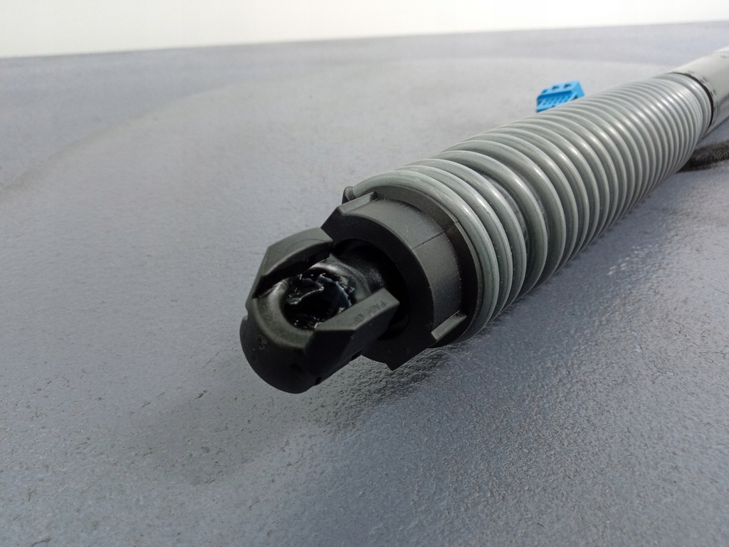 фото №4, Bmw 7 g11 g12 lci привод крышки правый 8499572