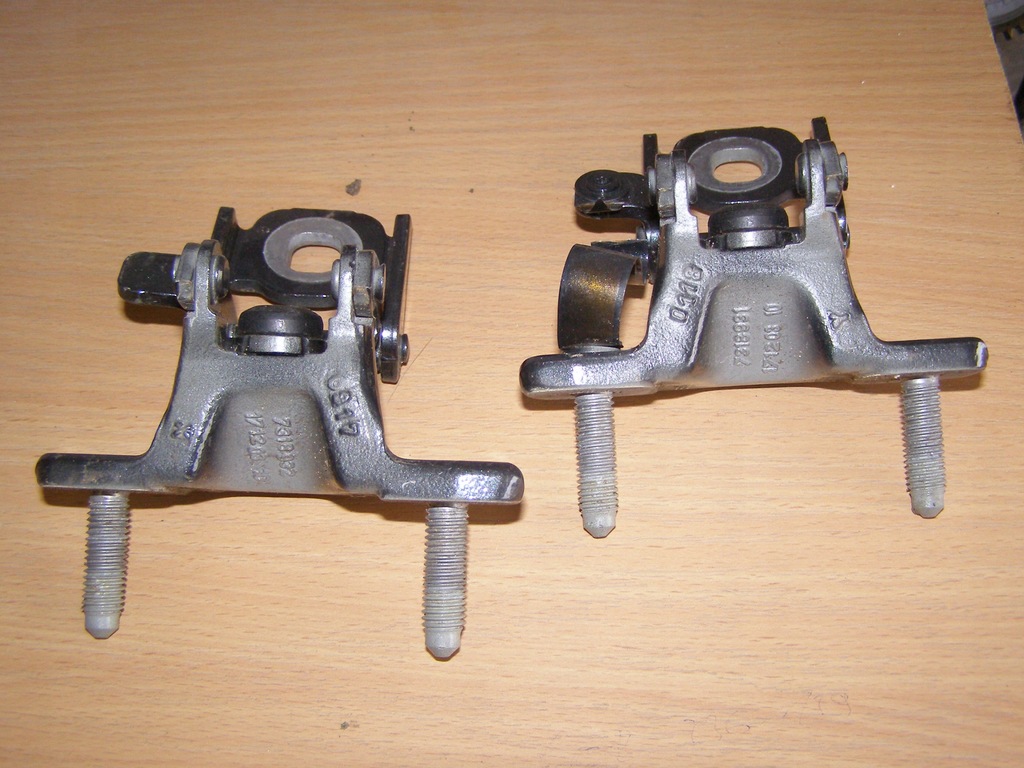 фото №1, Bmw 2 f46 петли крышки багажника комплект