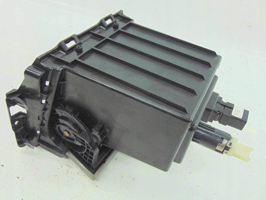 фото №8, Toyota camry 07-11 бардачок крышка багажника aux разъём