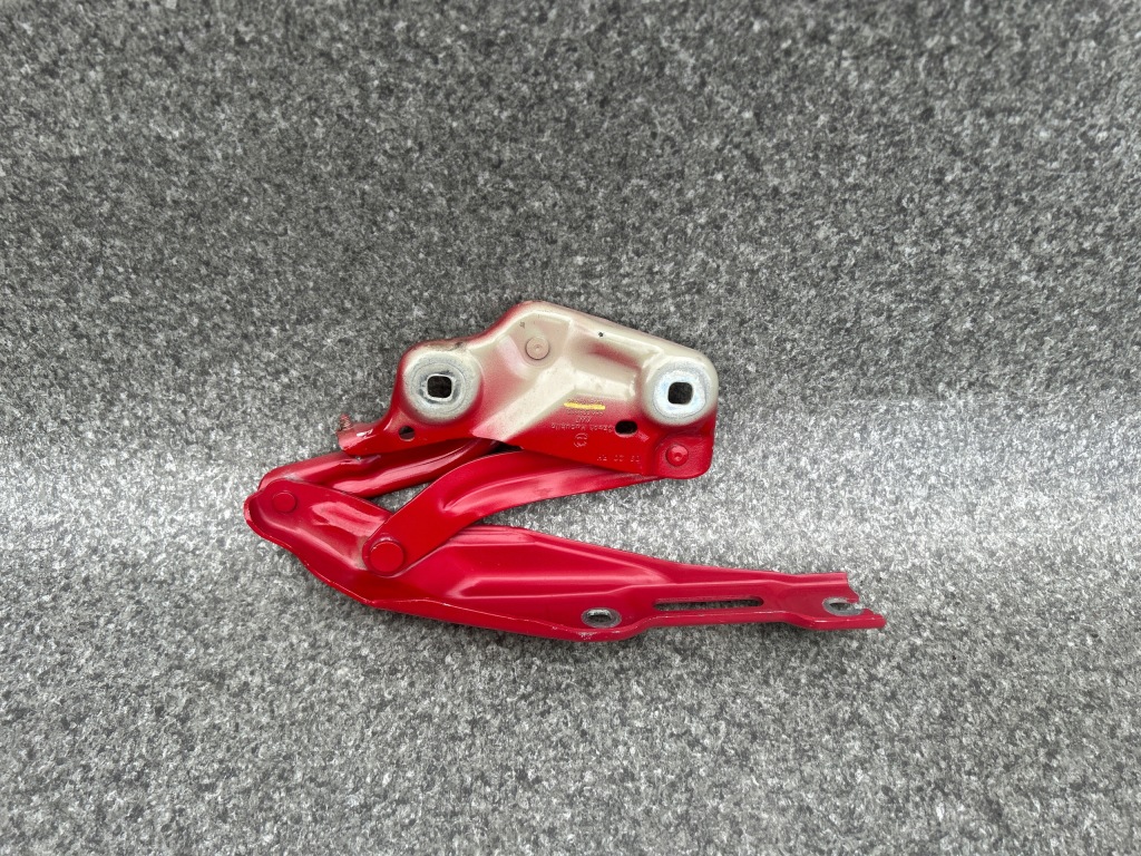 Купити Петля капот правий skoda scala 654823302