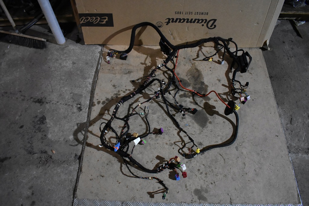 фото №1, Idealna электропроводка консоли porsche macan lift 1