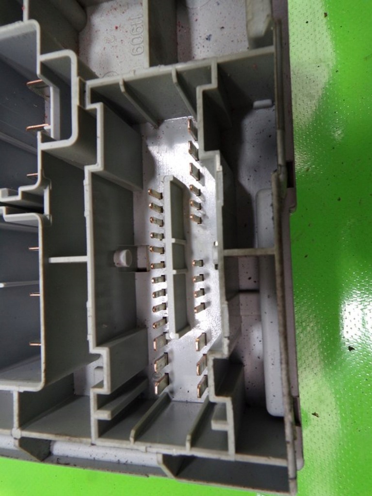 фото №9, Alfa romeo 166 2.4 20v коробка предохранителей 60683102