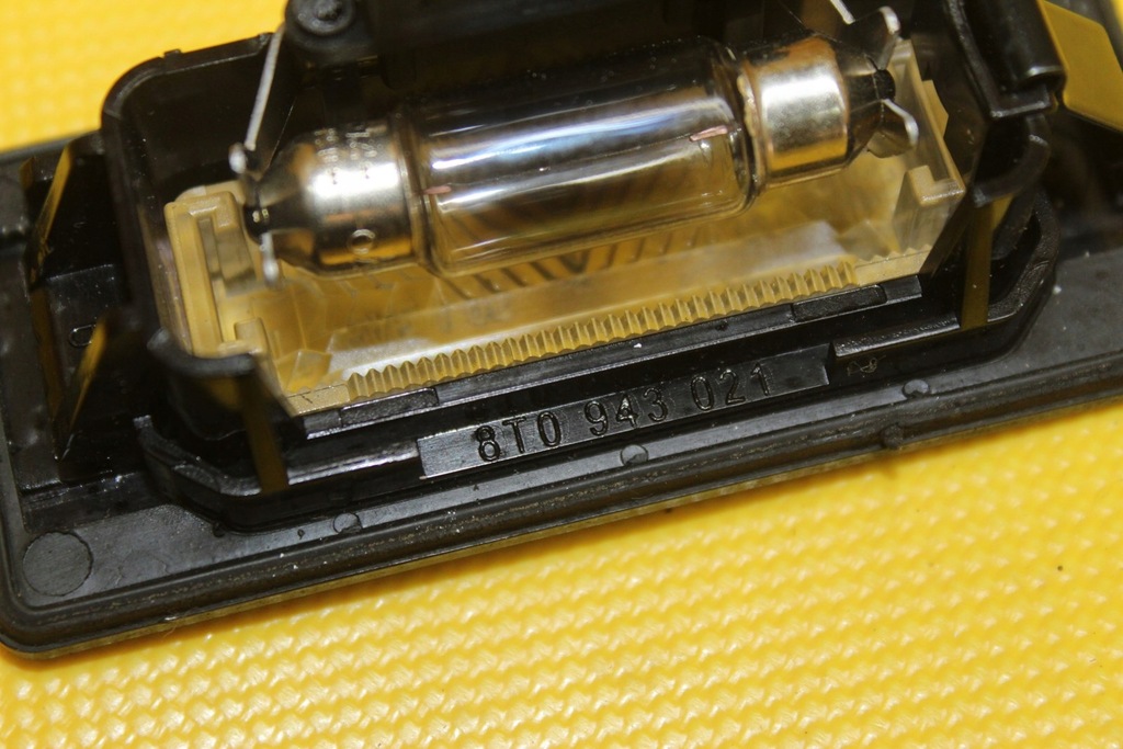 фото №6, Лампа номерного знака реєстраційний a4 b8 8t0943021