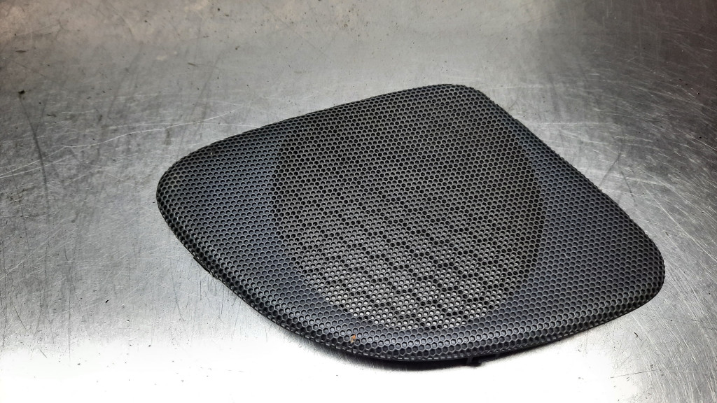 фото №1, Захист динаміка ліва volvo v40 s40 30813513 c3