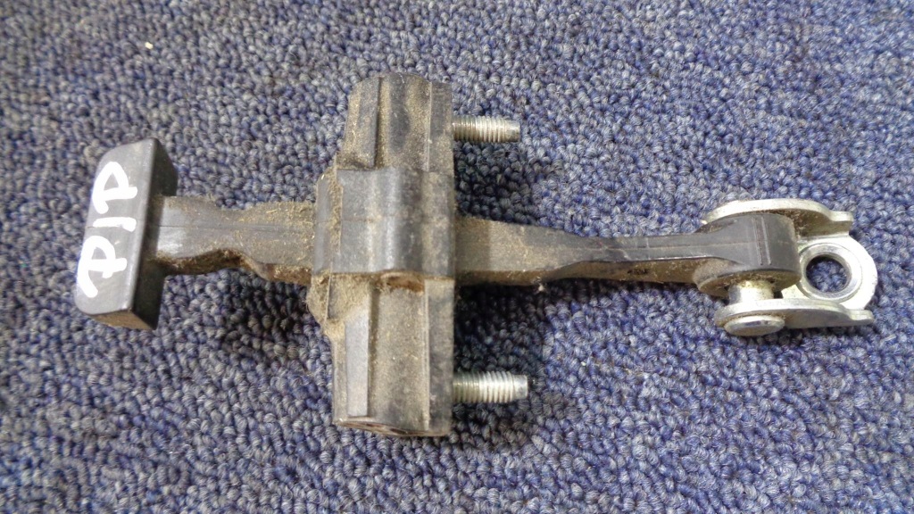 фото №2, Обмежувач двері alfa romeo giulietta 10- передній