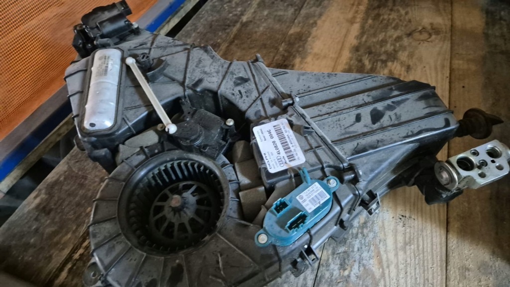 фото №1, Обігрівач кондиціонера задня audi q7 4l0820004c