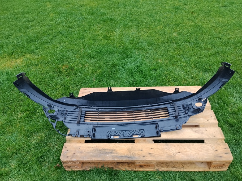 Бампер перед накладка нижняя бампера спойлер накладка-спойлер toyota yaris cross 21-- в Украине