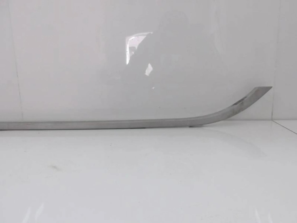 фото №6, Mercedes gla h247 молдинг верхний бампер перед