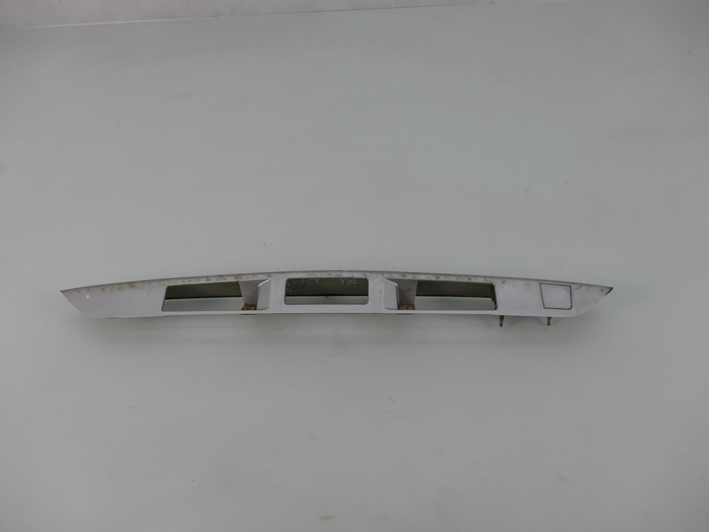 фото №1, Mazda premacy li накладка крышки багажника молдинг 22v