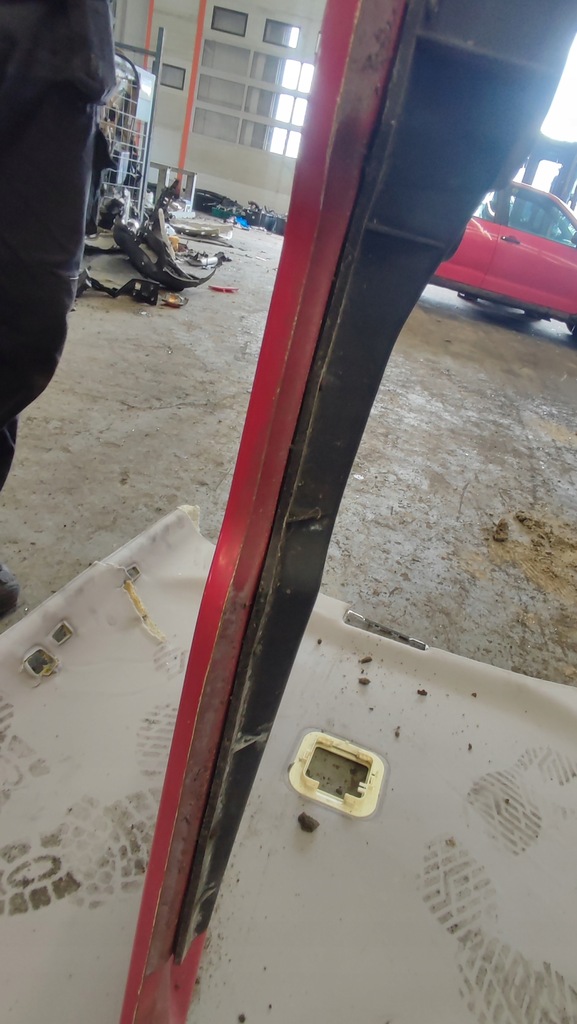 фото №10, Капот seat ibiza i czerwona