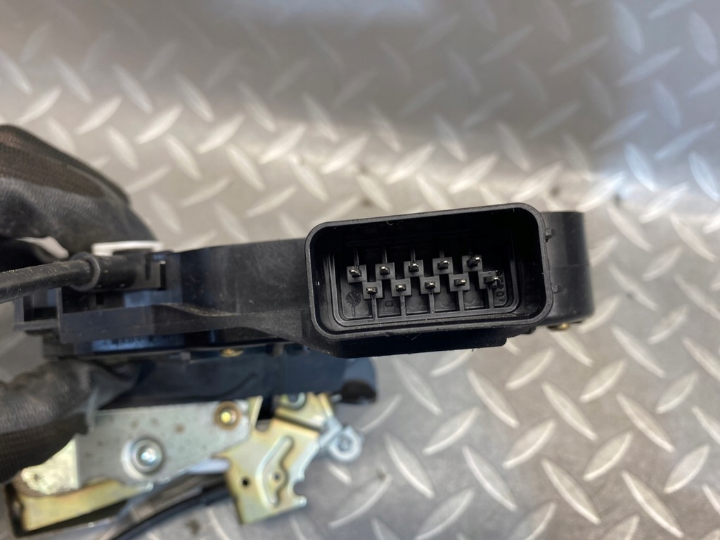 фото №6, Замок дверь aston martin db9 правый