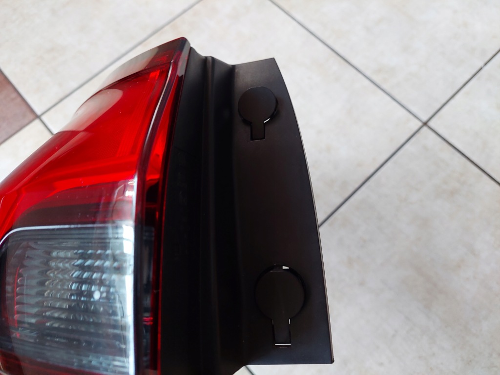 фото №5, Левая лампа - задняя --- opel zafira c