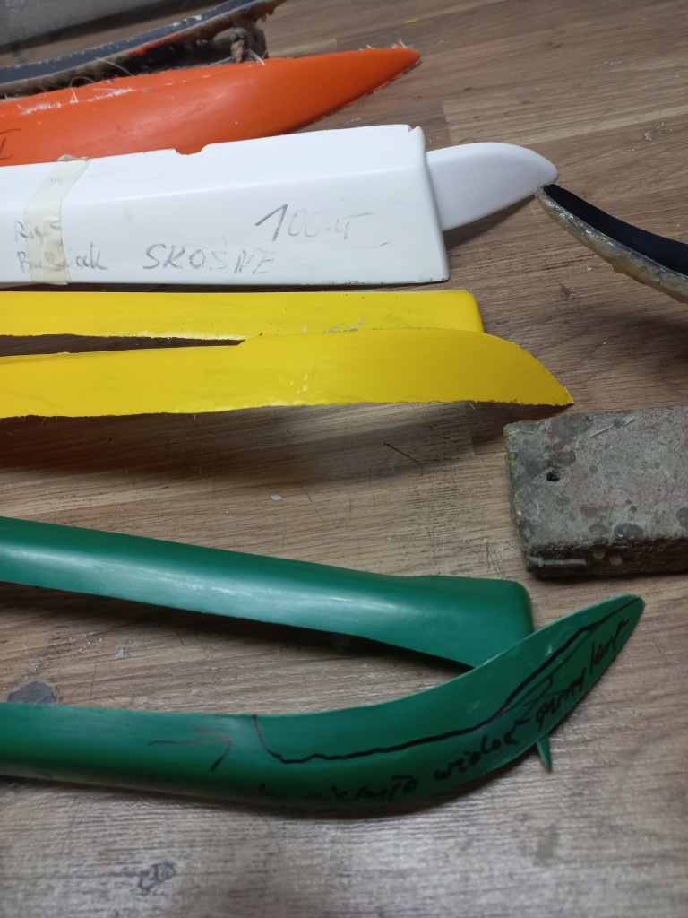 Накладки на фари bmw e36 зразок rieger вузькі зелені foto Недорого