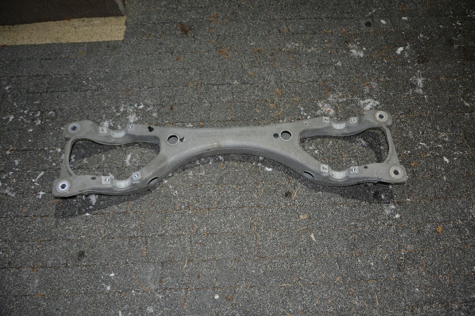 Кронштейн балка 7l8199207 7l8512369 Киев