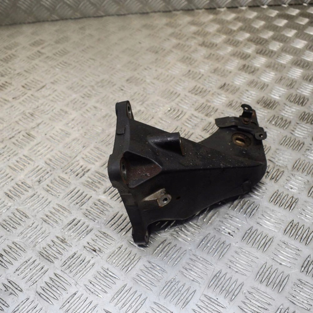 фото №1, Land rover range rover l405 2012 правая сторона кронштейн / кронштейн двигателя