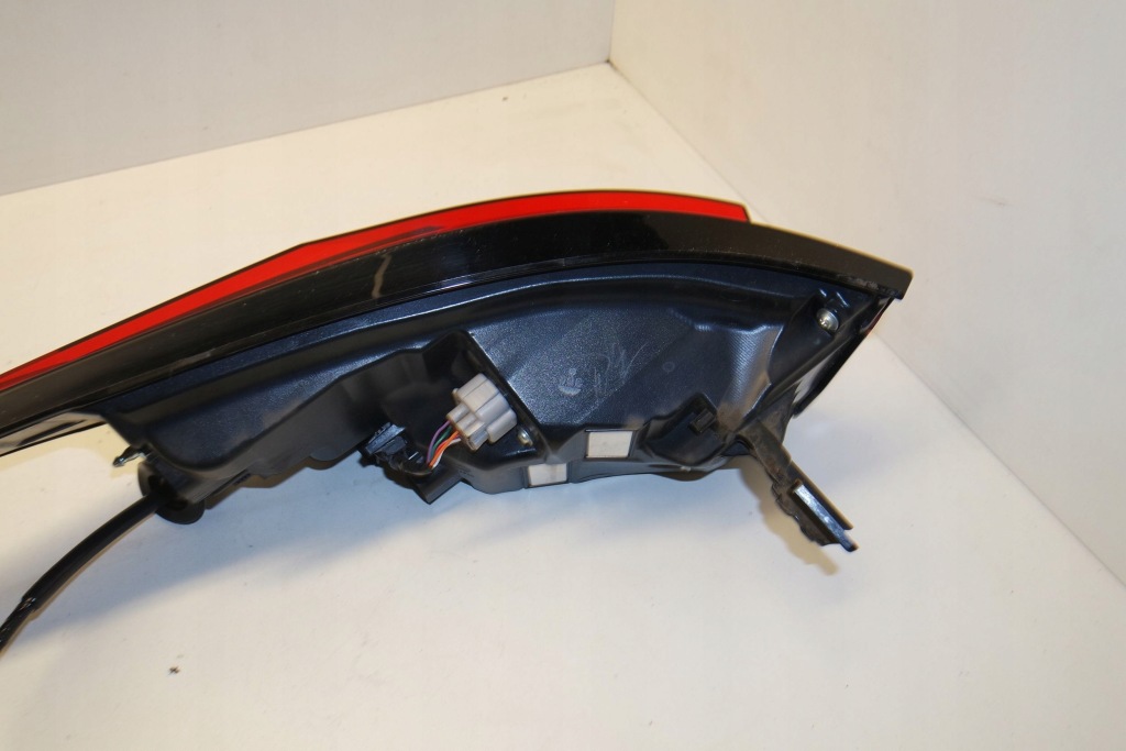 Lexus rx v 2024 права сторона лампа задня в Україні