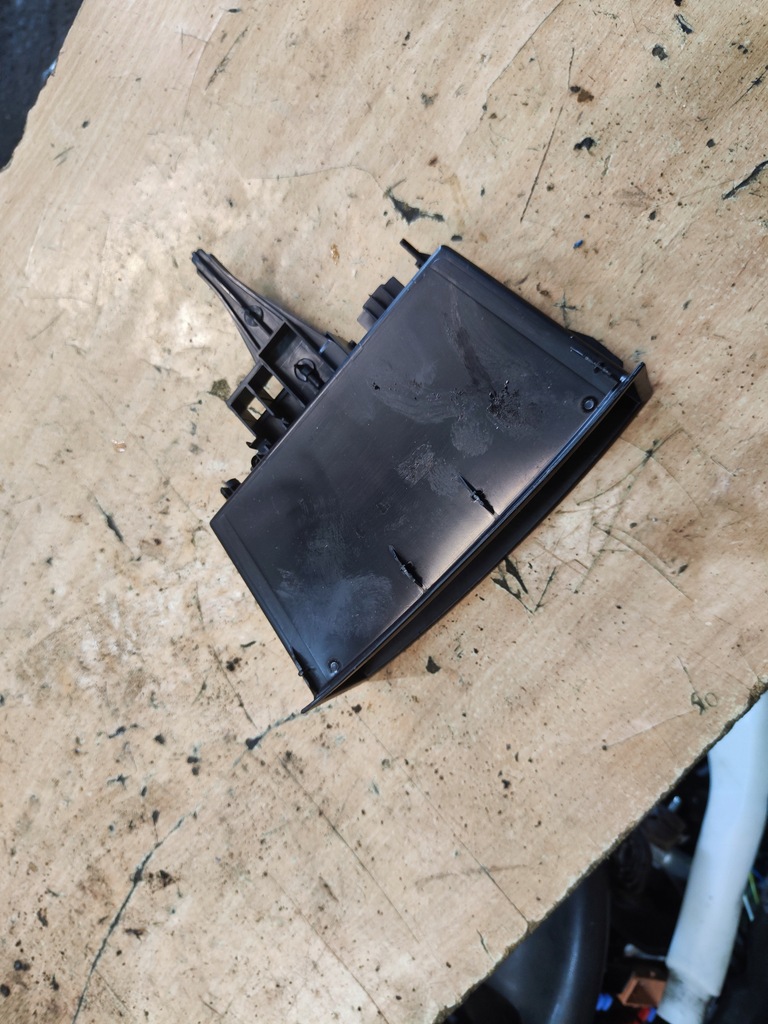 фото №1, Citroen c3 picasso i полка бардачок pod радио