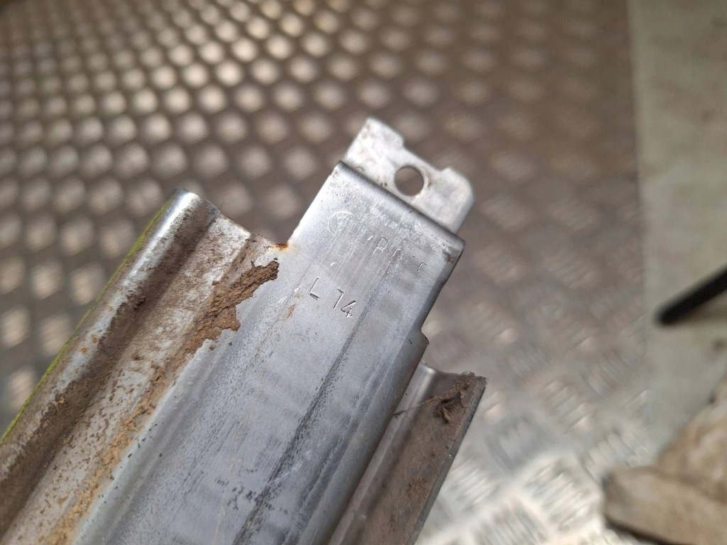 Fiat ducato 2001 напрямна роликова двері бокових / розсувних Зі Шроту