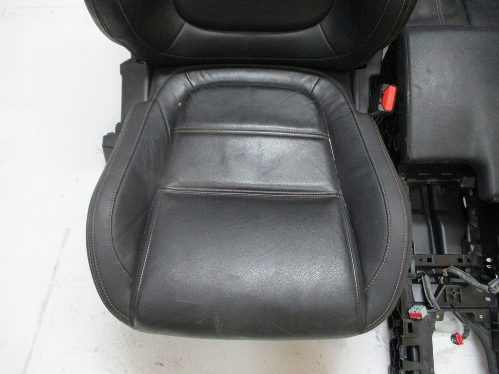 фото №7, Сиденья обивка кожа jaguar xe 16r sedan