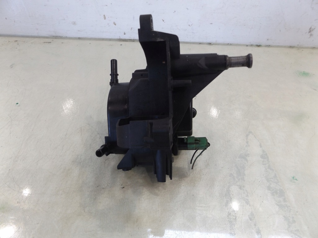 фото №3, Mazda ii 2 de 1,4d корпус фильтра топлива