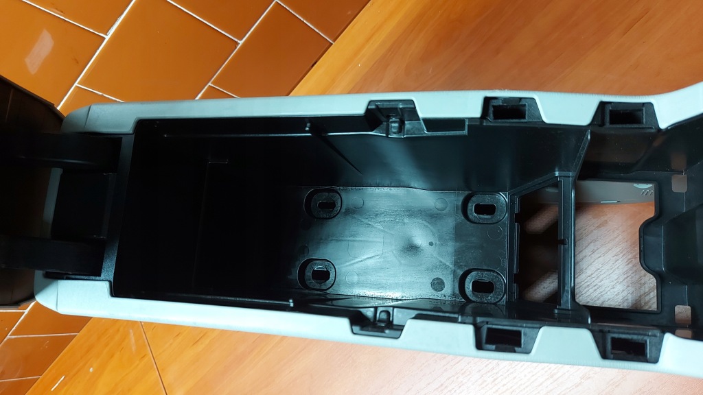 фото №15, Тунель середній підлокітник toyota prius iii 09-11