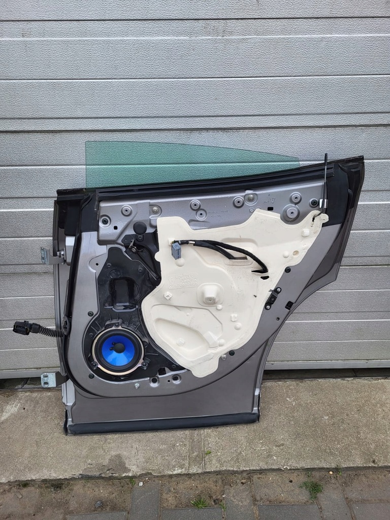 фото №3, Maserati levante дверь правый задняя