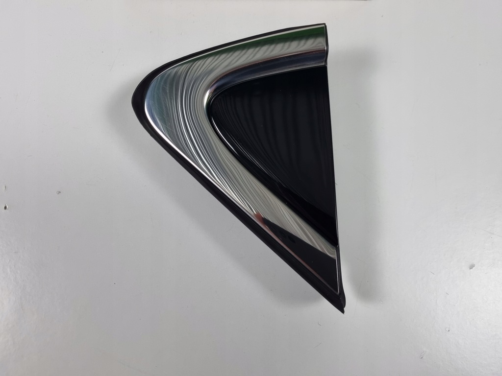 фото №1, Kia sportage заглушка дверь правый перед треугольник 86190-d9100