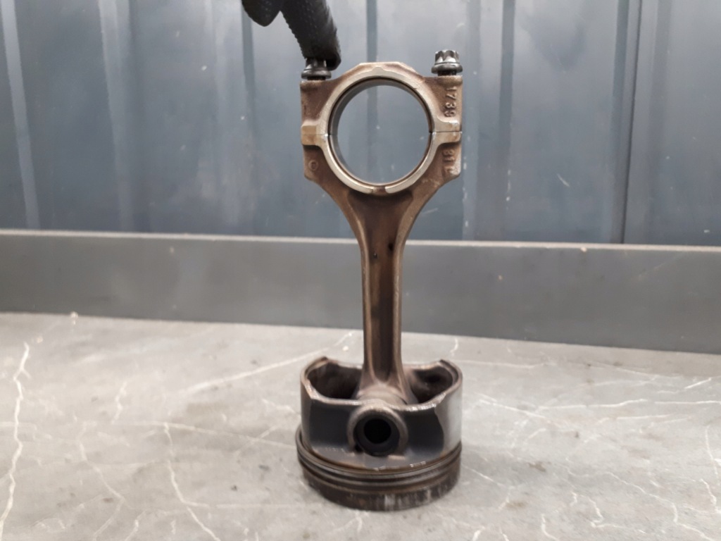 фото №1, 1739732 поршень шатун bmw m52 e39