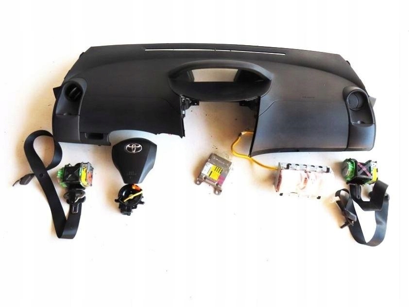 фото №1, Приборная панель приборная панель подушки безопасности ремни toyota yaris ii 2006-2011 rok europa