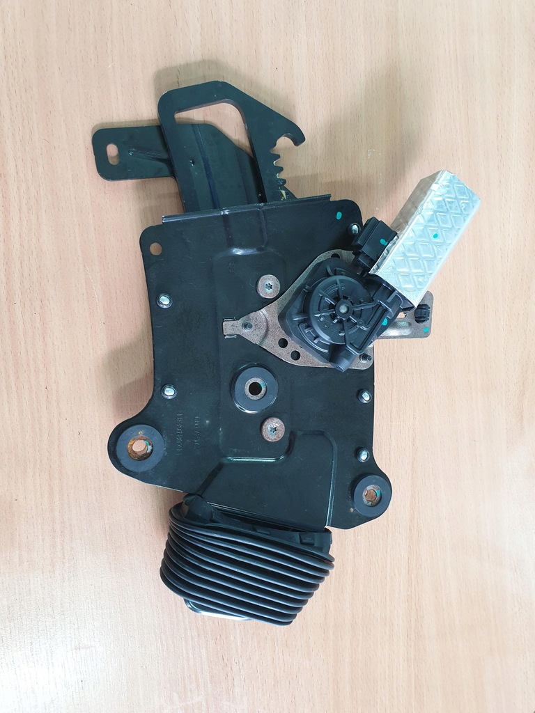 фото №1, Citroen ds7 доводчик привод сиденье p 9818734280