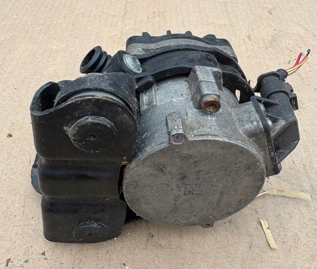 Купити Насос води bmw 17669711 pierburg