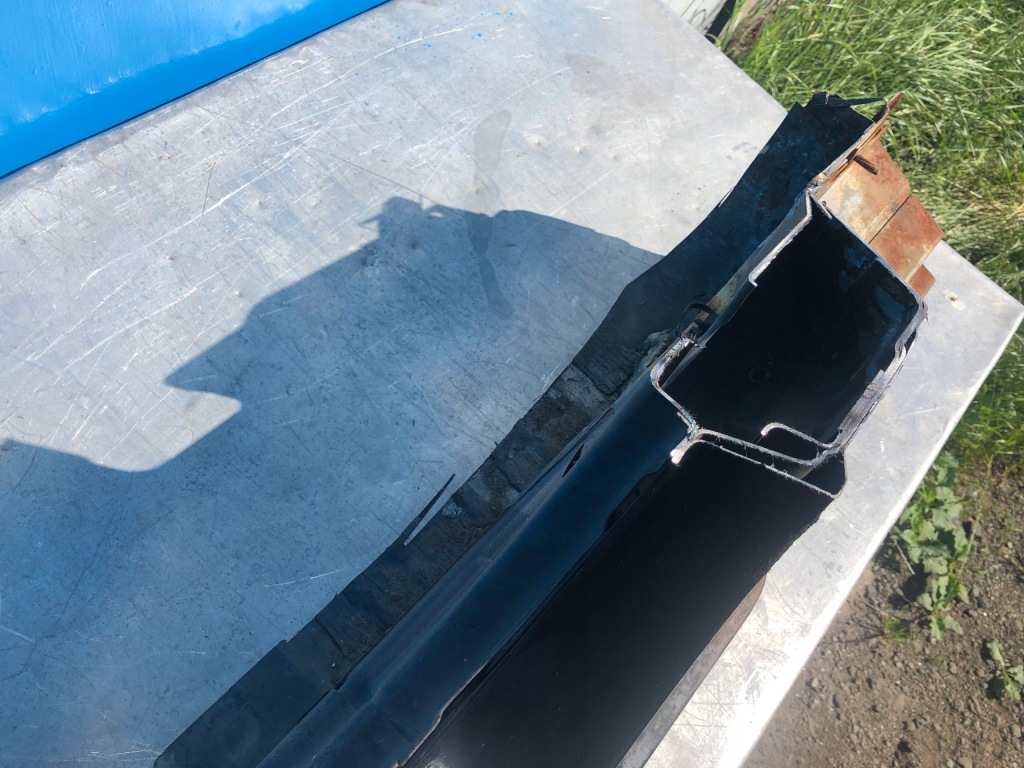 фото №12, Mercedes w213 kombi правий поріг блок двигуна 040