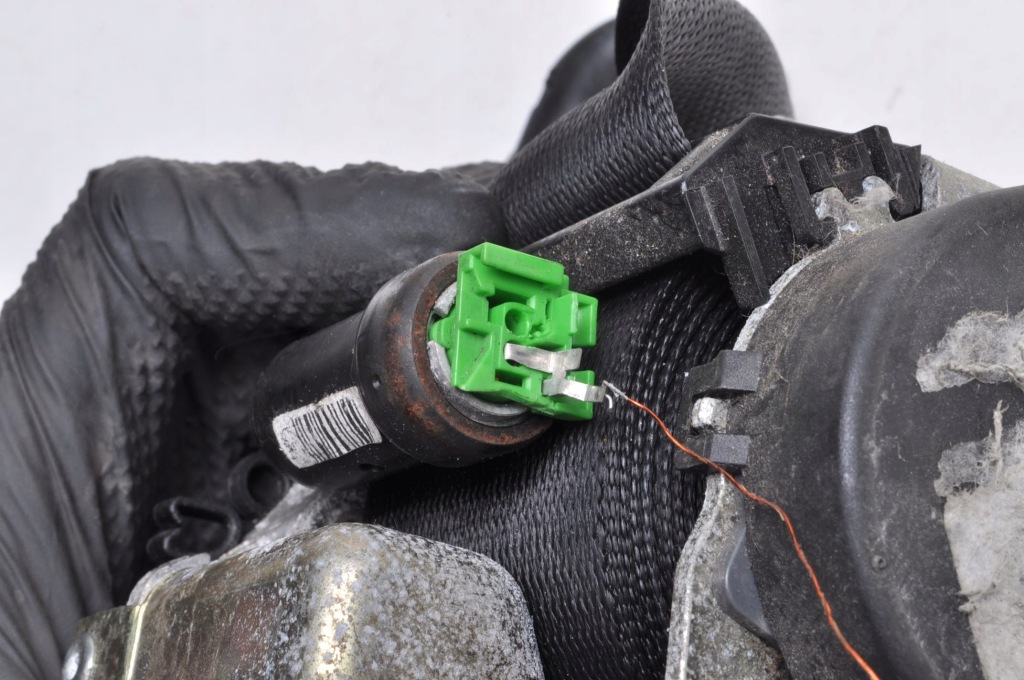 Купити Porsche boxster 986 ремінь безпеки правий перед 98680303404