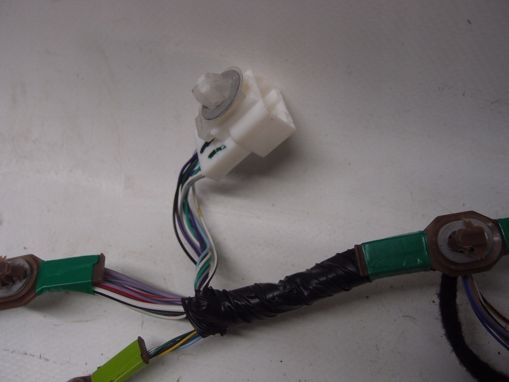 фото №8, Електропроводка двері правий перед датчик удару 8983a-02020 corolla e21