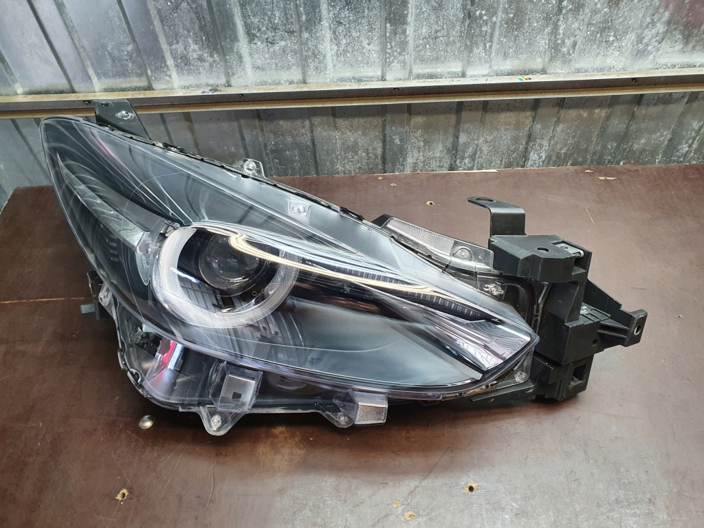 Фара перед правий full led mazda 3 3 рестайлінг  16-19 Недорого