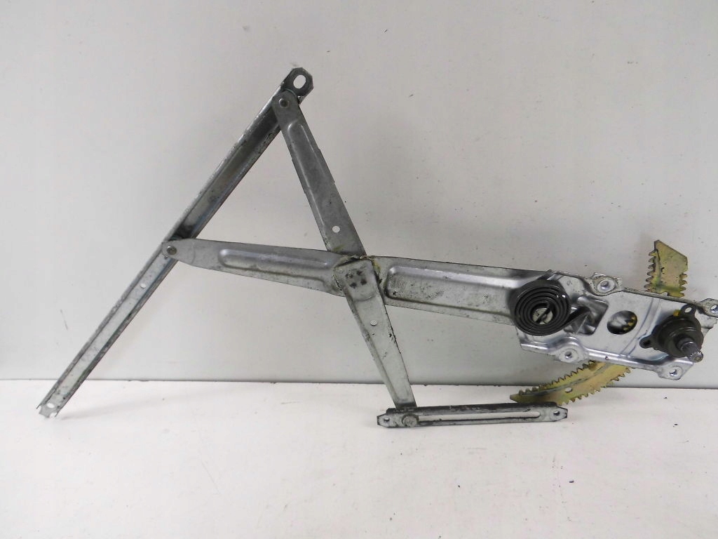 Купити Daihatsu cuore iv l501 механізм скло перед правий