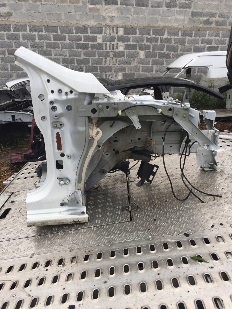 фото №2, Renault megane iv 14- четверть правая перед