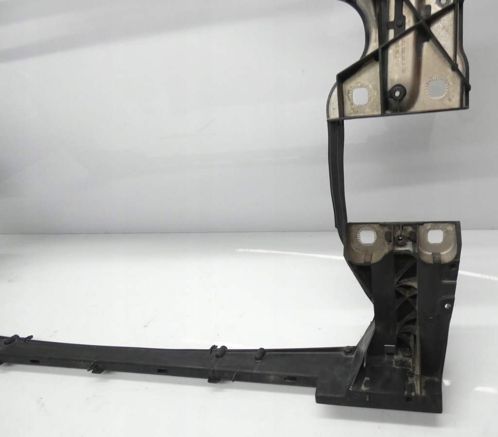 фото №7, Audi a4 b9 8w0805594 2015- усилитель pas передний обшивка