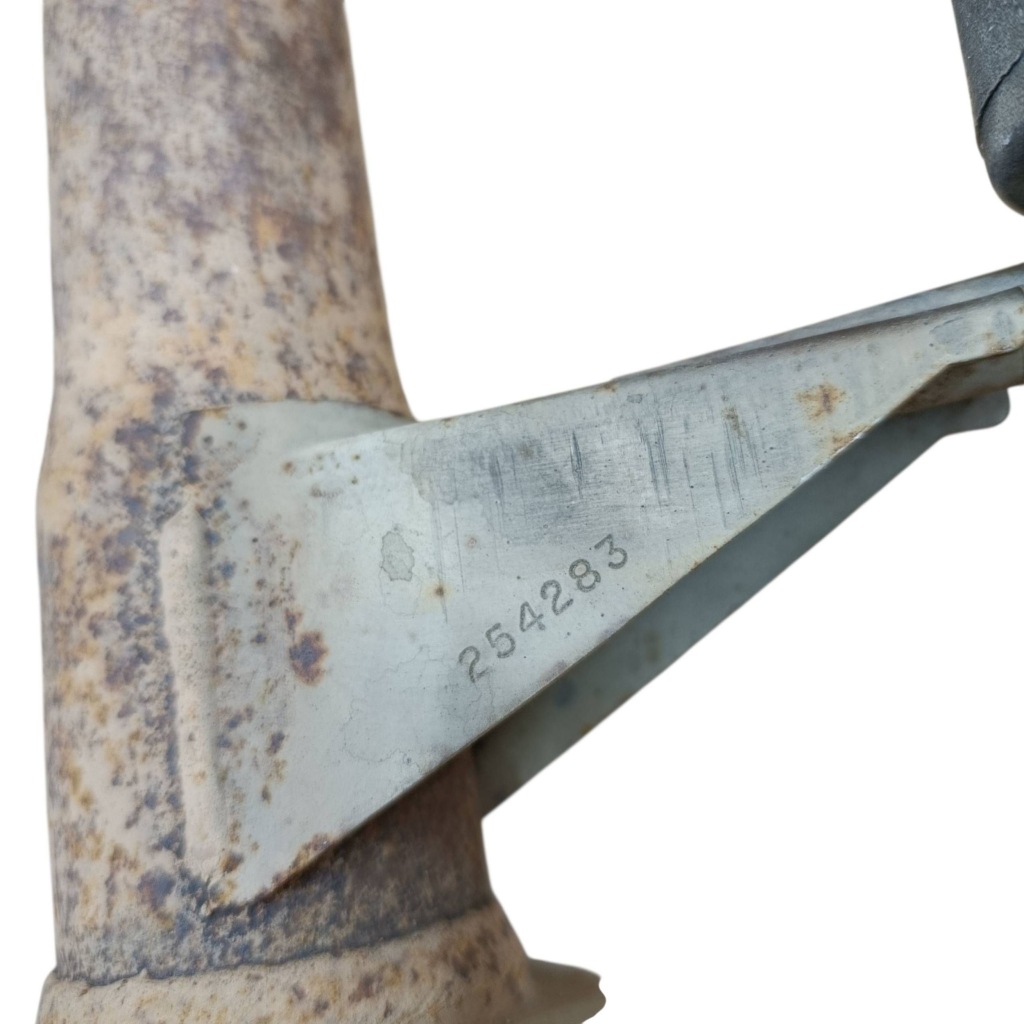 Гасник вихлоп середина toyota sequoia xk60 174200s040 Зі Шроту