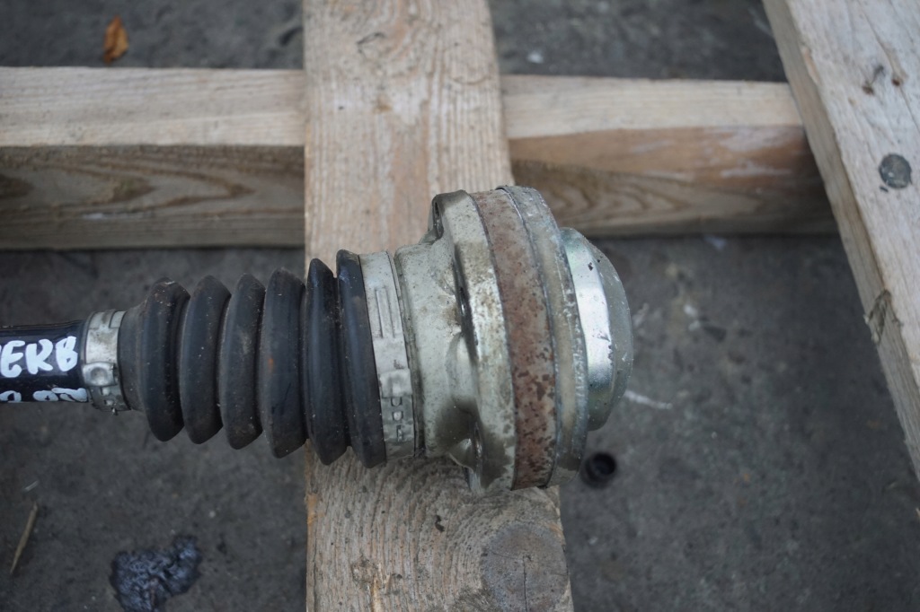 Приводной вал левый перед левая skoda superb 2 2.0 tdi в Украине